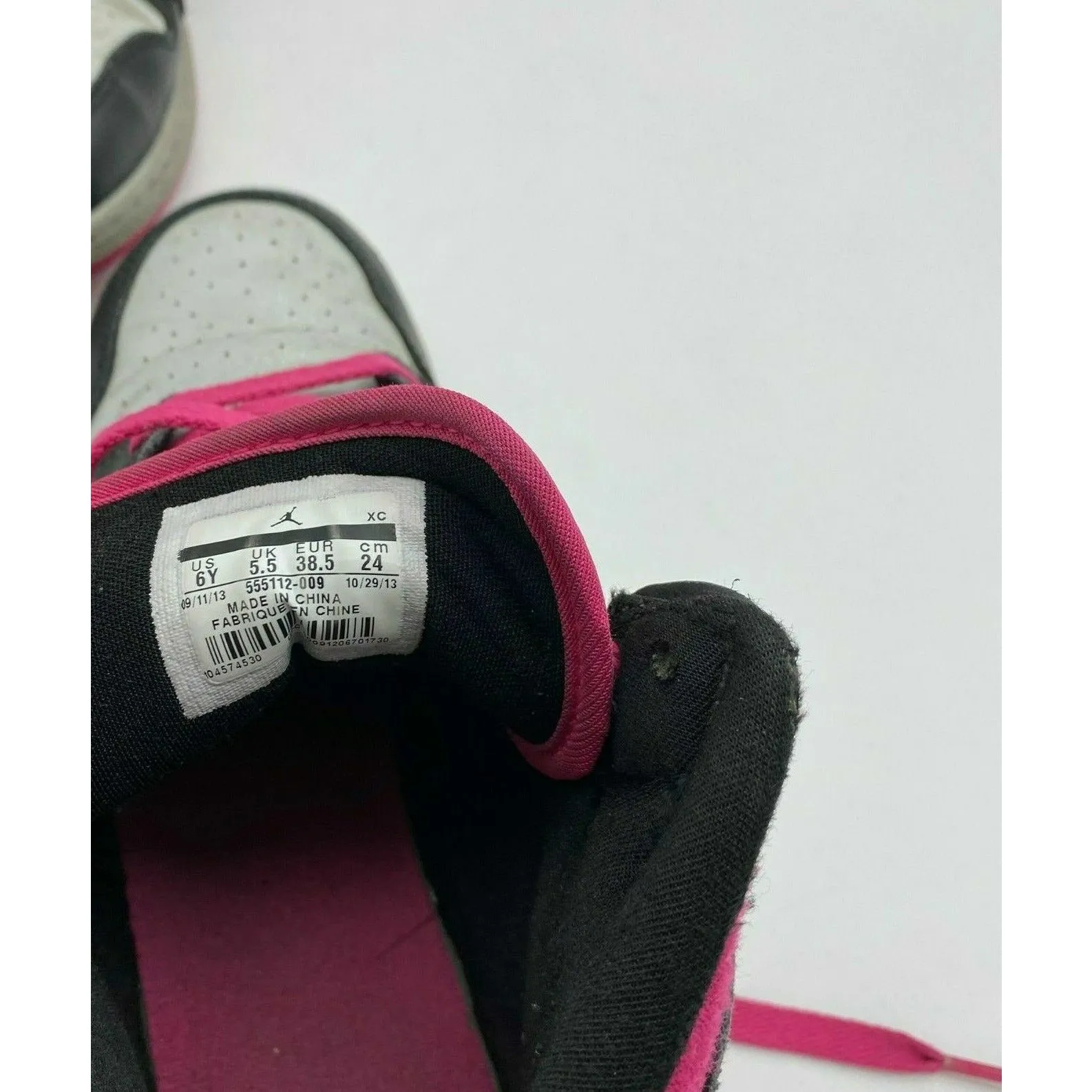 Air Jordan 1 Mid GS 'Black Vivid Pink' 555112-009 Size 6Y