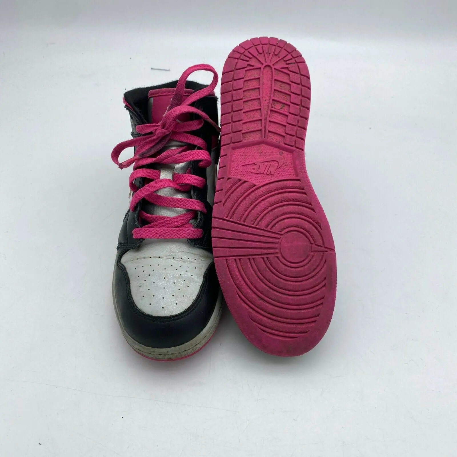 Air Jordan 1 Mid GS 'Black Vivid Pink' 555112-009 Size 6Y