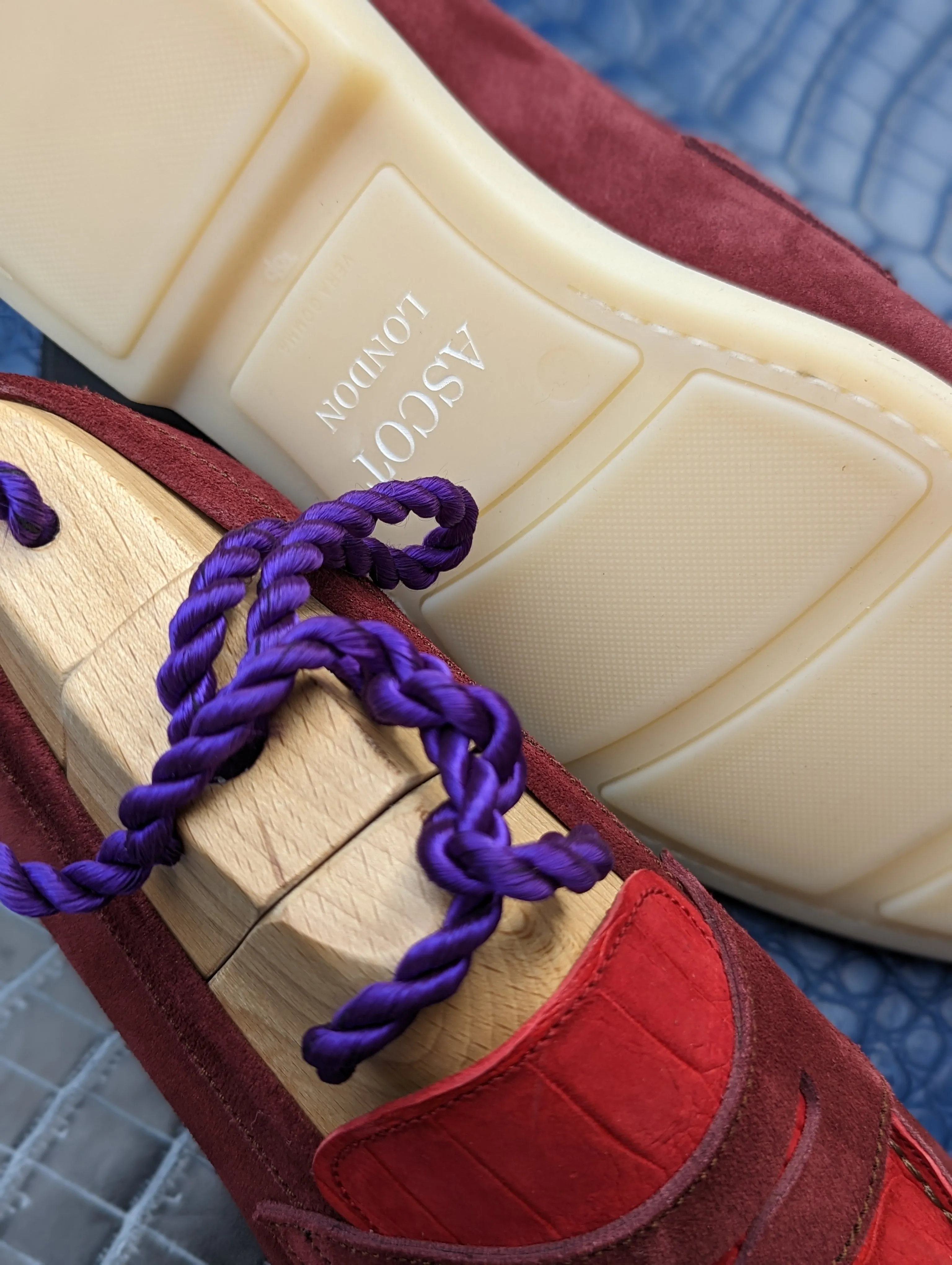 Ascot Sunseeker - Red Crocodile & Bordeaux Suede