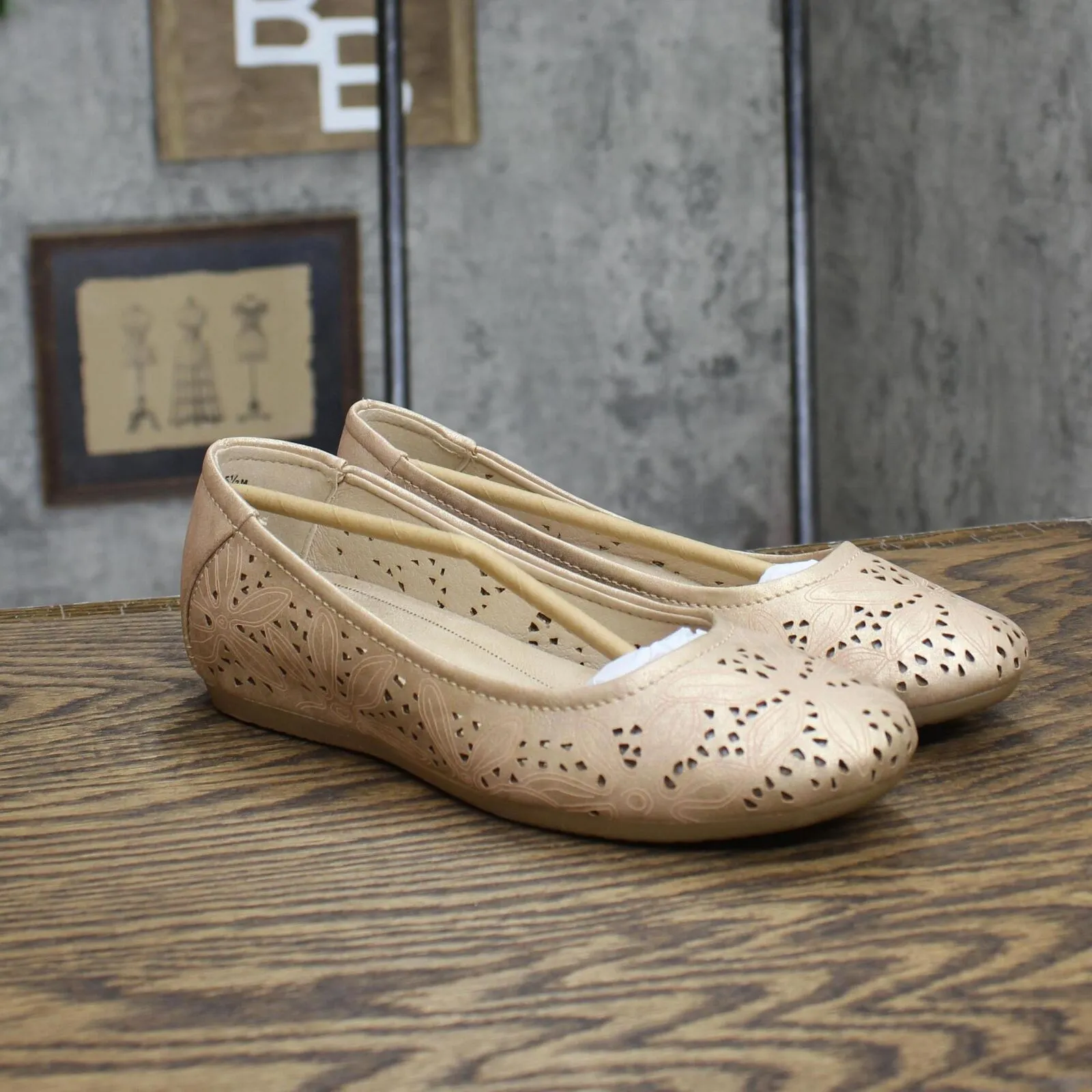 Baretraps Women's Mariah Flats Shoes BT24897 Gold Yellow 5.5M