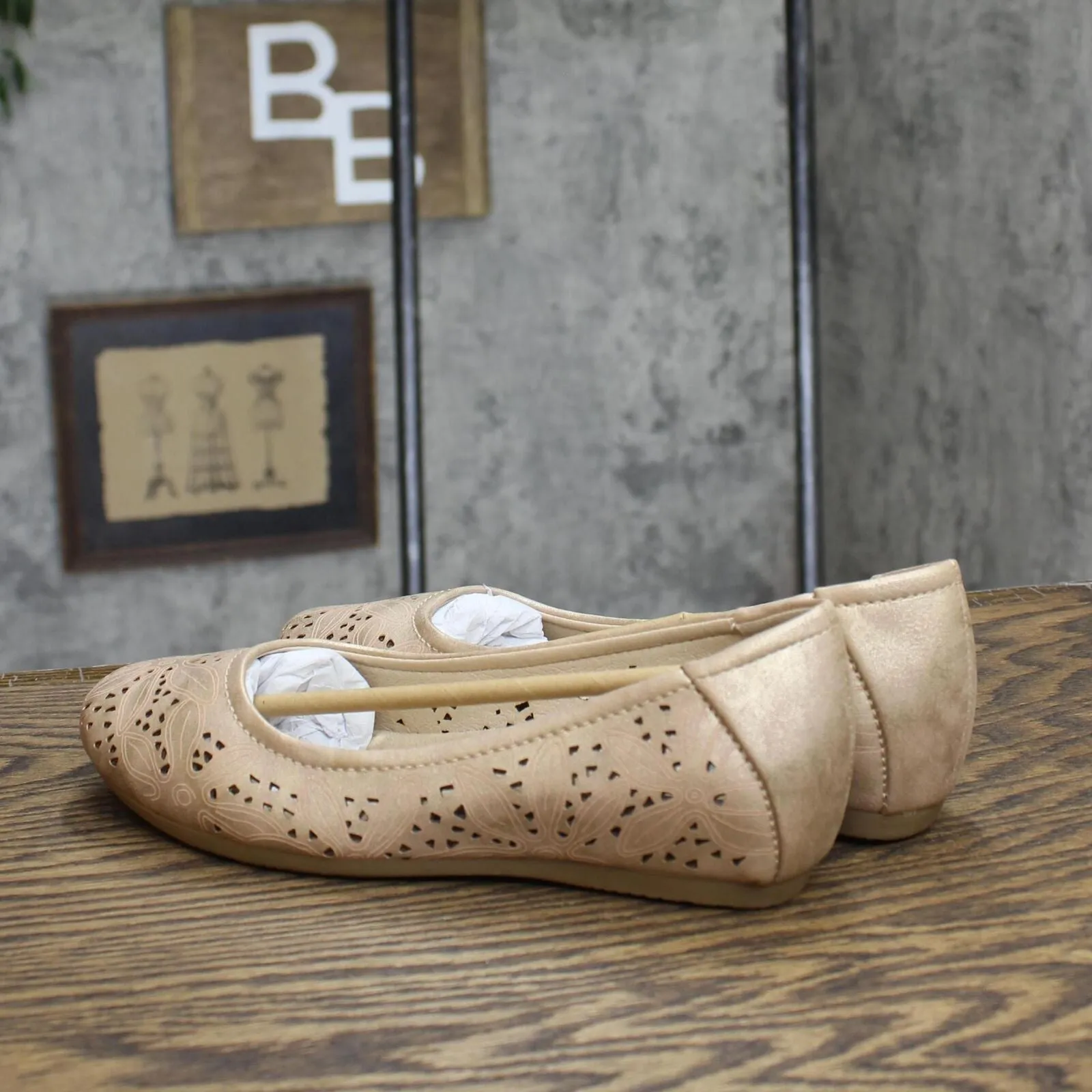 Baretraps Women's Mariah Flats Shoes BT24897 Gold Yellow 5.5M