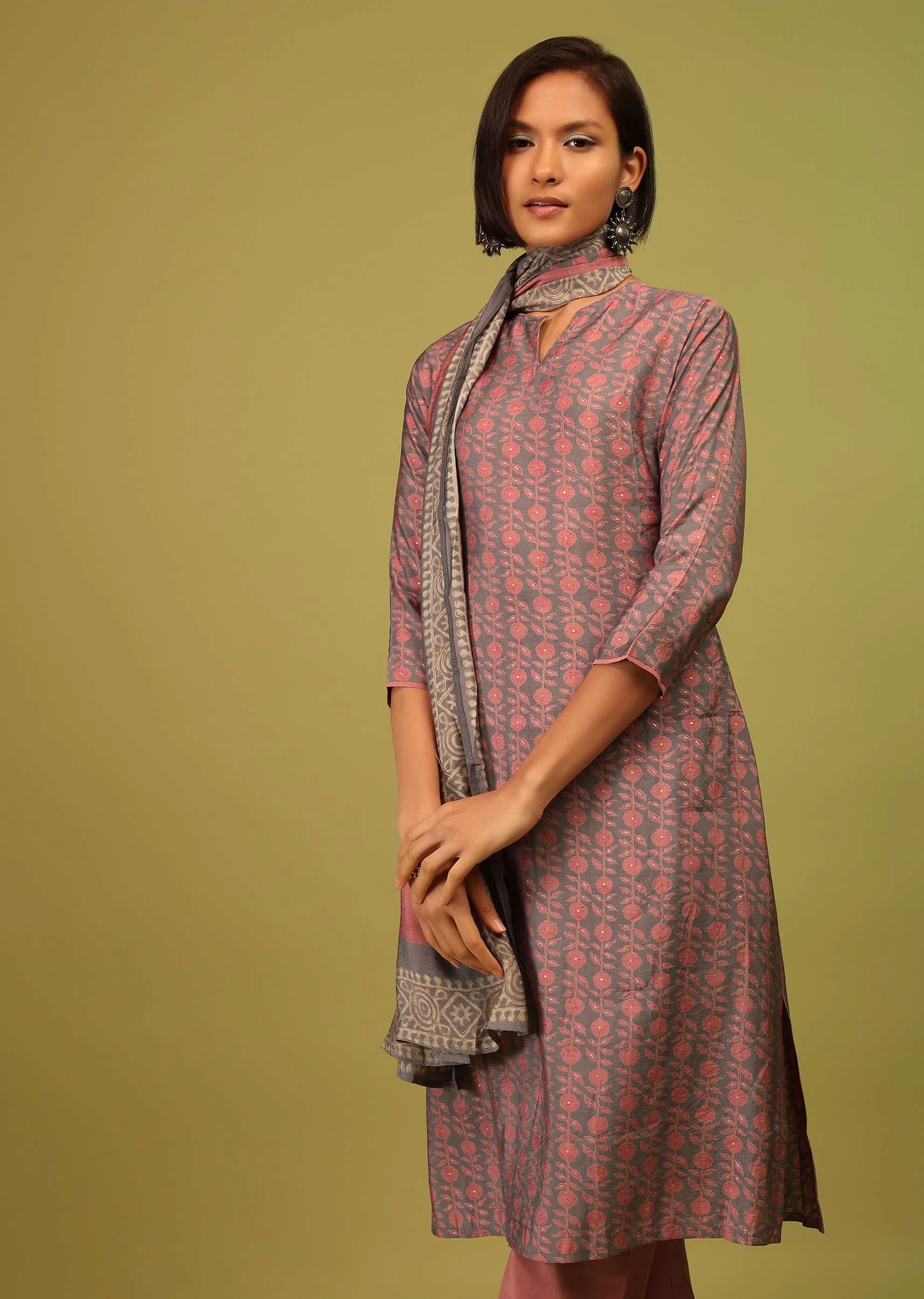 Dusty Pink Pant Suit Set In Chanderi With Floral Print And Foil Print Embellishment