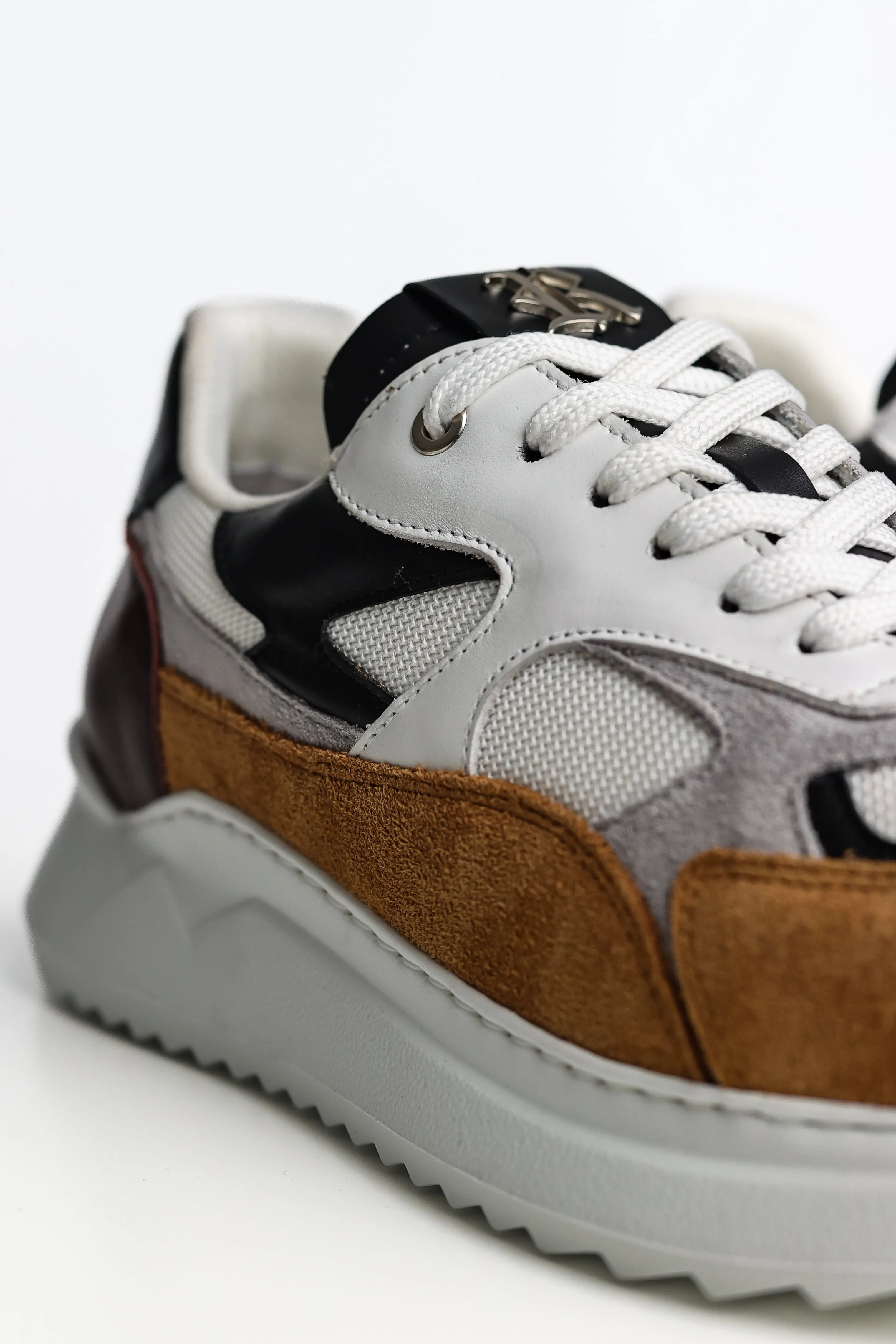 Imola Sneakers