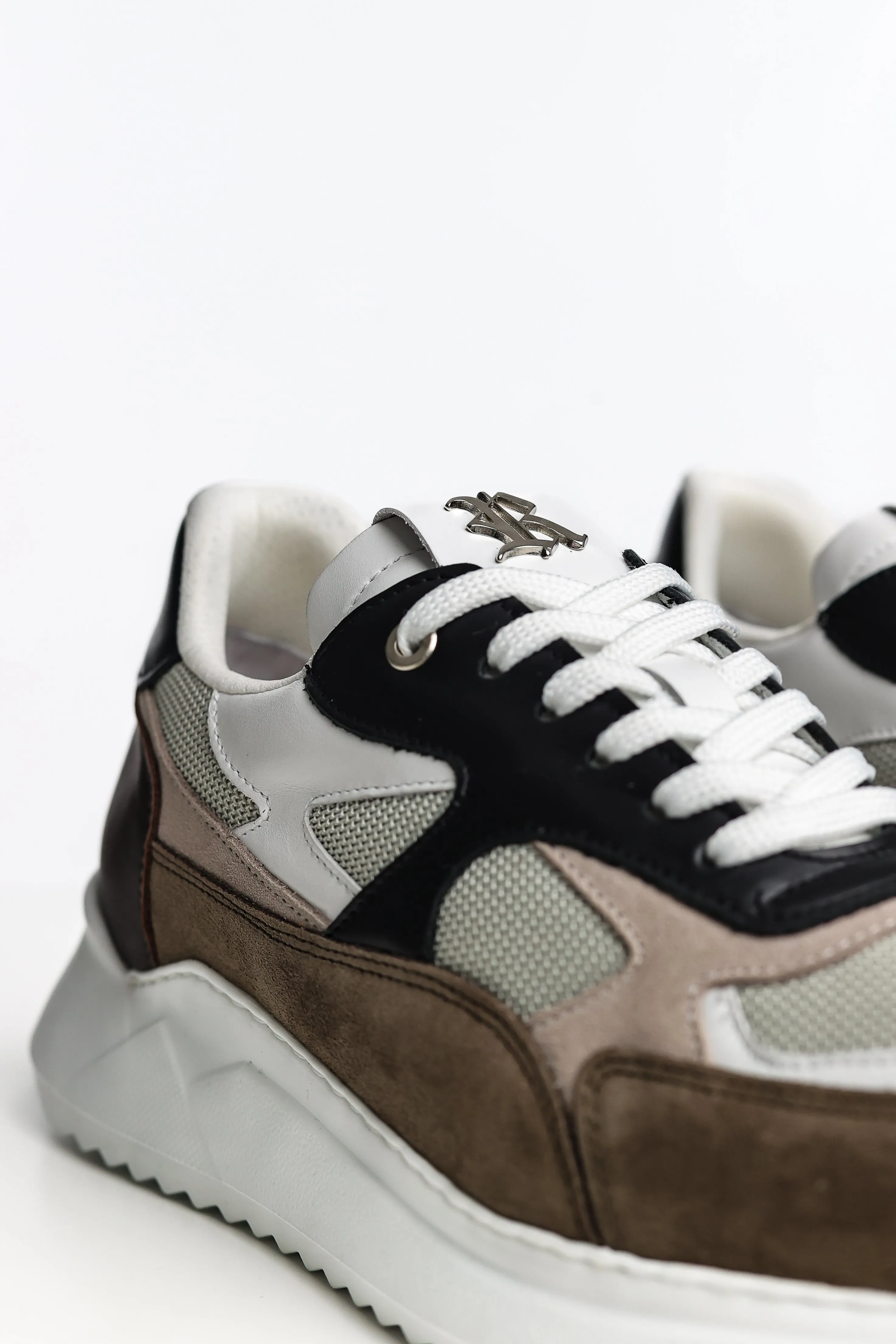 Monza Sneakers