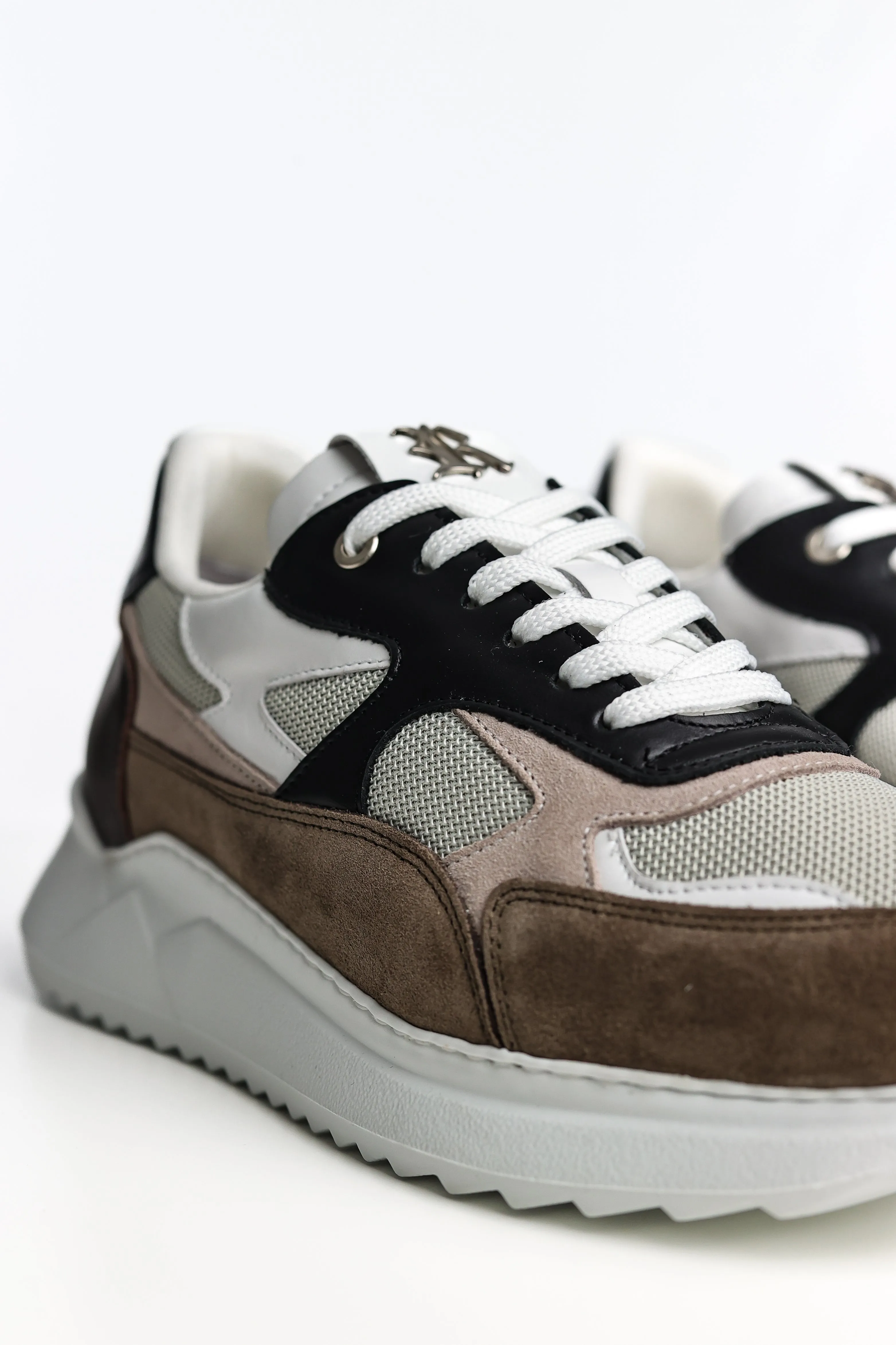 Monza Sneakers