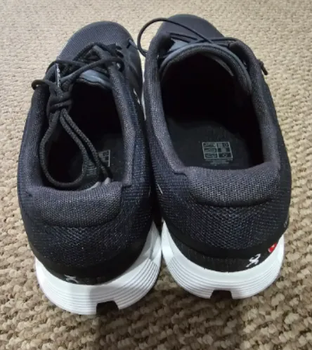 ON Men's Cloud 5 Sneakers size 12.5